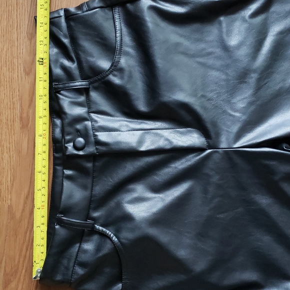 Black Faux Leather Bootcut Pants Womens Petite Large Size 29" Waist X 28" Inseam - Picture 7 of 12